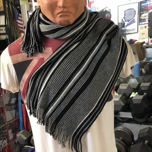 ❤️5 for $25❤️ - Simple, sleek, stylish scarf